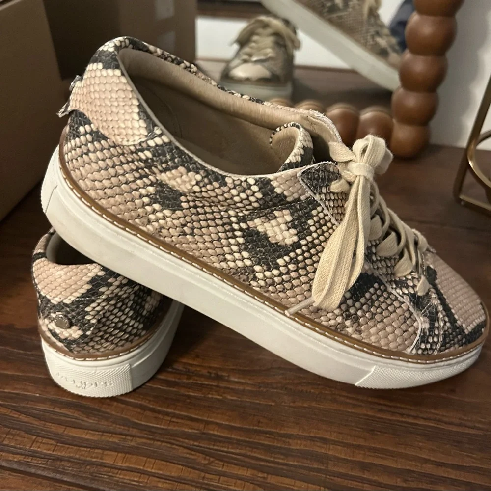 J‎ Slides Snakeskin Leather Lace Up Sneakers 8.5